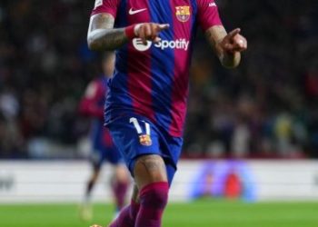 Liga : le FC Barcelone se rapproche du leader