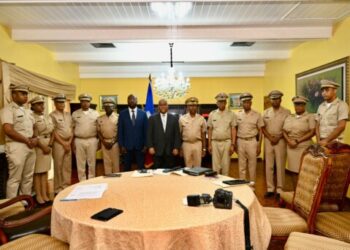 Garry Conille rencontre le Haut État-Major des Forces Armées d'Haïti