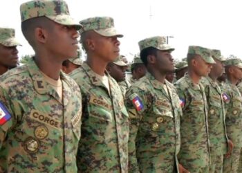 Visite du ministre de la Défense à la base des FAD’H