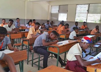 183 142 candidats attendus aux examens de 9e A.F