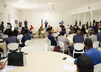 Garry Conille annonce le recrutement d'environ 8 000 jeunes pour renouveler le personnel administratif