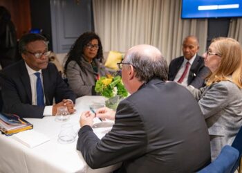 Le Conseiller-Président Fritz Alphonse Jean discute de la crise haïtienne avec le Président de la BID, Ilan Goldfajn