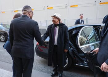 Le Président du CPT, Leslie Voltaire, en visite officielle en France