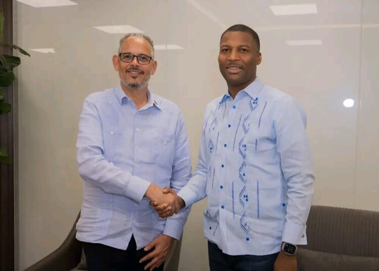 1752801457002 Rencontre entre le Premier ministre Fils-Aimé et le pasteur Grégory Toussaint