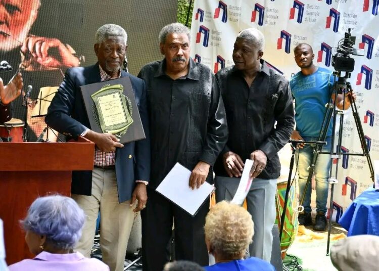 La DNL rend hommage à deux figures majeures de la littérature haïtienne