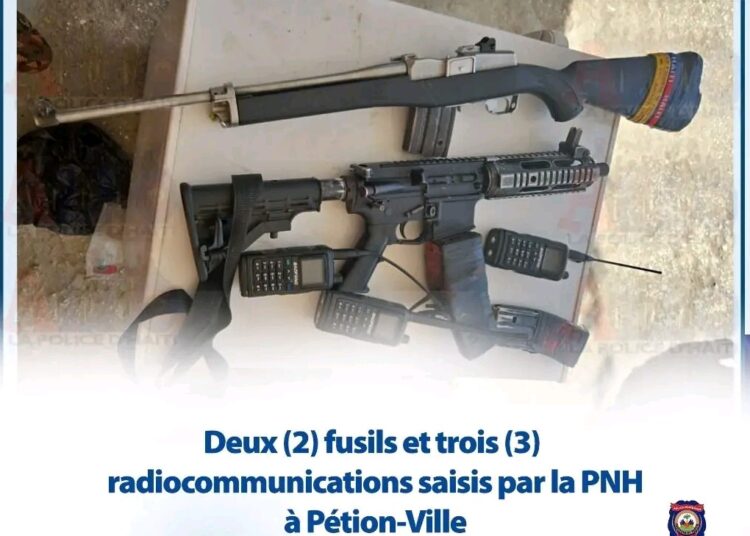 Pétion-Ville : des bandits stoppés et des matériels saisis par la PNH 1 17564314441352 Pétion-Ville : des bandits stoppés et des matériels saisis par la PNH