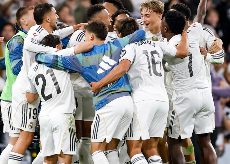 Le Real Madrid fait tomber le FC Barcelone 1 Le Real Madrid fait tomber le FC Barcelone