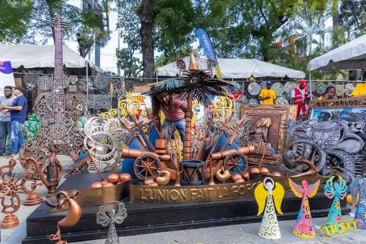 FB IMG 1766350196045 Artisanat en Fête : deux jours de célébration et de nouvelles perspectives pour l’artisanat haïtien