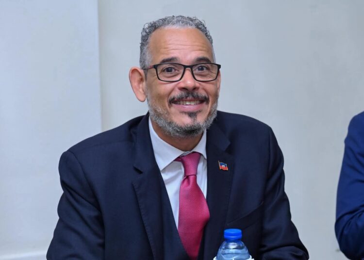 Washington soutient le Premier ministre Fils-Aimé et lance une mise en garde aux politiciens corrompus 1 Washington soutient le Premier ministre Fils-Aimé et lance une mise en garde aux politiciens corrompus