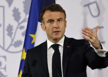 Groenland : Emmanuel Macron réagit aux menaces de Donald Trump