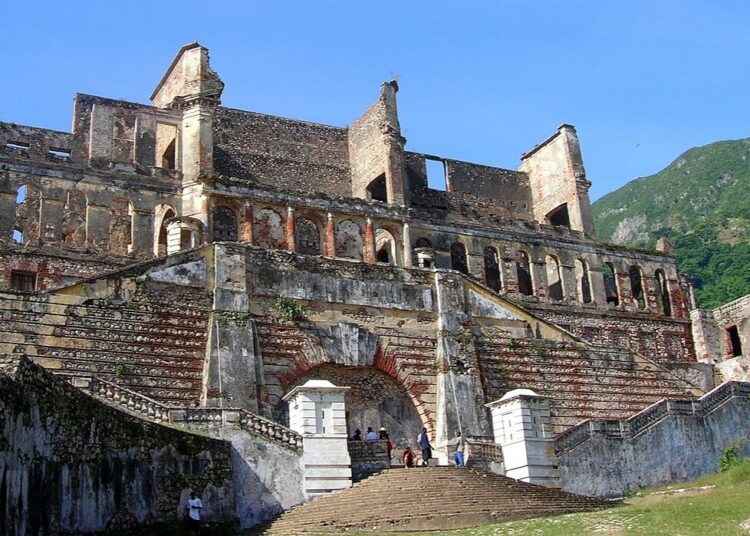 Alerte sur le Palais Sans Souci 1 𝐀𝐥𝐞𝐫𝐭𝐞 𝐬𝐮𝐫 𝐥𝐞 𝐏𝐚𝐥𝐚𝐢𝐬 𝐒𝐚𝐧𝐬 𝐒𝐨𝐮𝐜𝐢